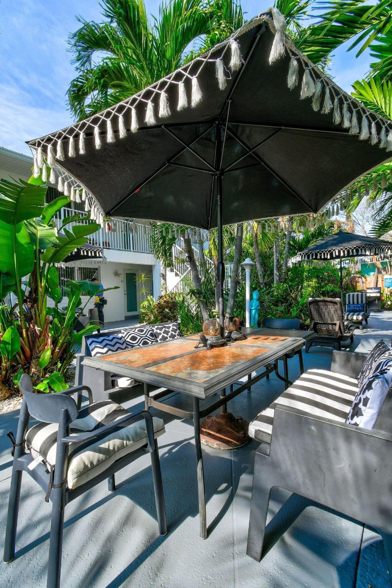 Sunshine Shores Boutique Apartments image