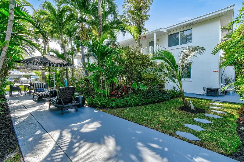 Sunshine Shores Boutique Apartments image