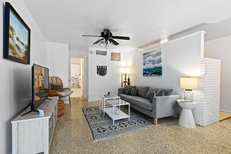 Sunshine Shores Boutique Apartments image
