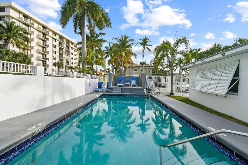 Sunshine Shores Boutique Apartments image
