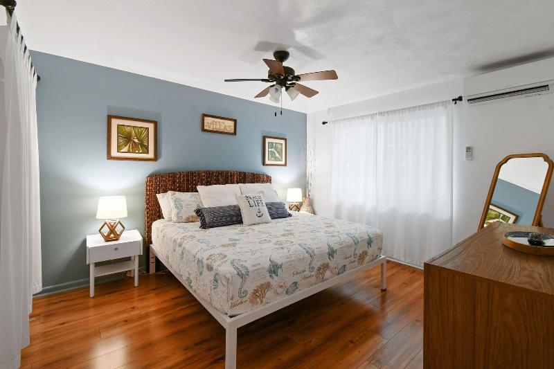 Sunshine Shores Boutique Apartments image
