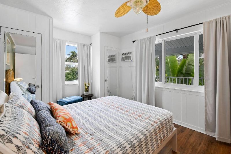 Sunshine Shores Boutique Apartments image