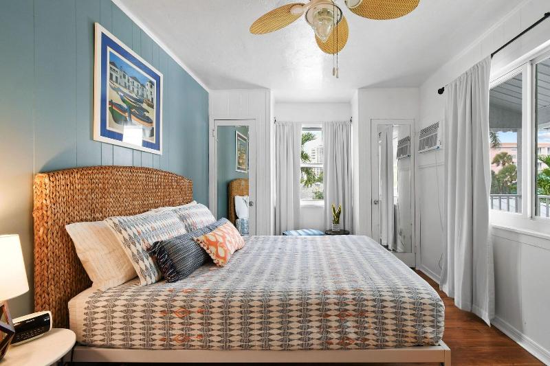 Sunshine Shores Boutique Apartments image