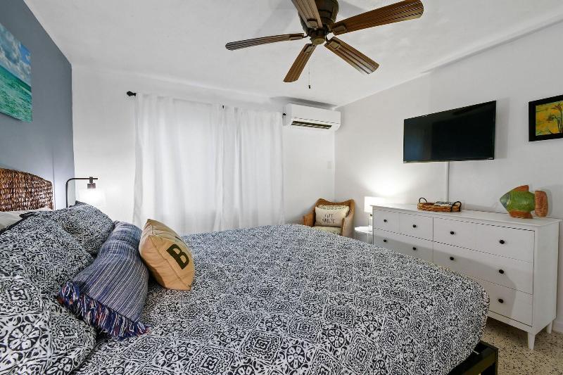 Sunshine Shores Boutique Apartments image