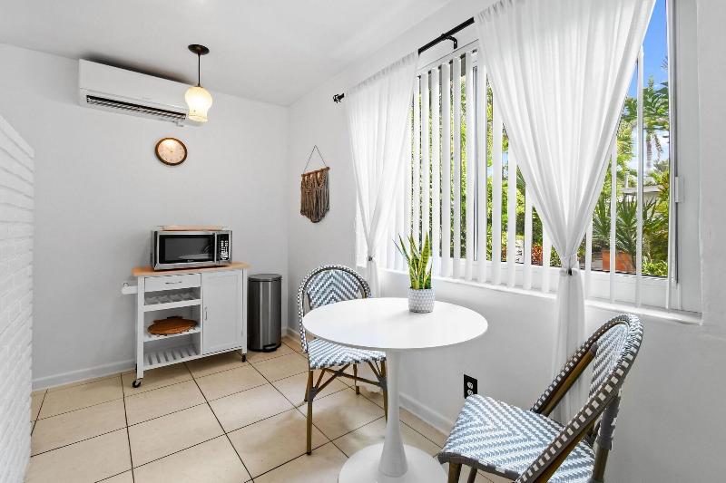 Sunshine Shores Boutique Apartments image