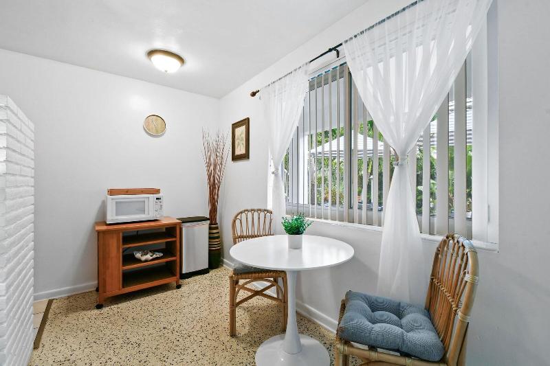 Sunshine Shores Boutique Apartments image