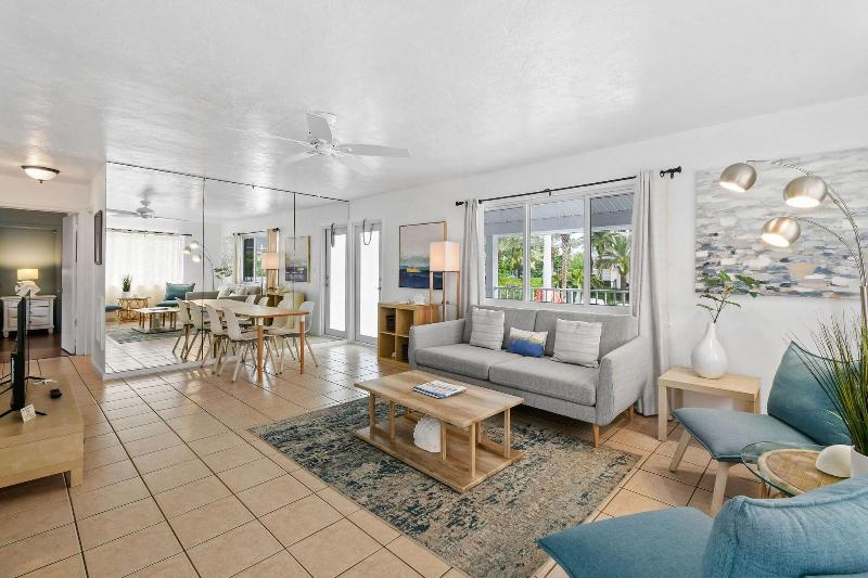 Sunshine Shores Boutique Apartments image