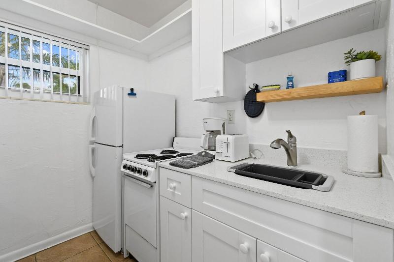 Sunshine Shores Boutique Apartments image