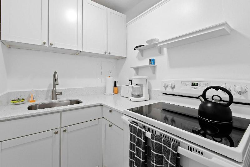 Sunshine Shores Boutique Apartments image