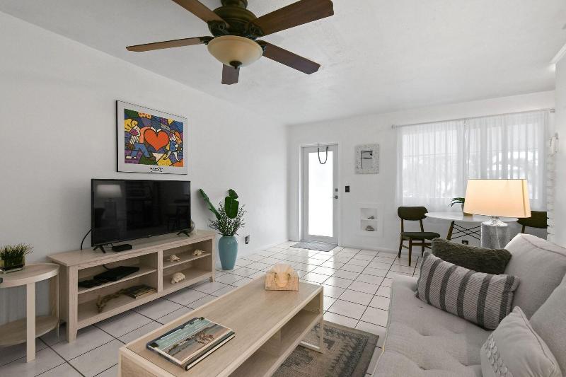 Sunshine Shores Boutique Apartments image