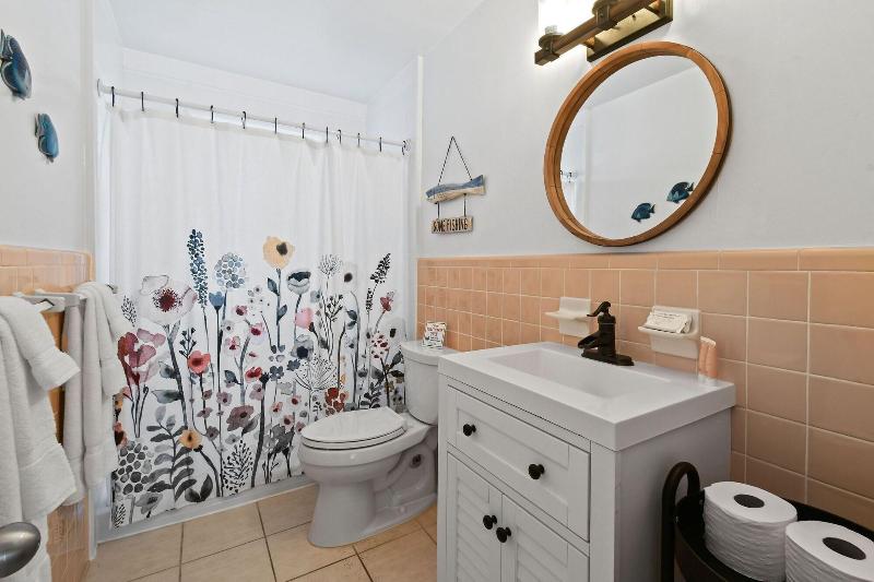 Sunshine Shores Boutique Apartments image
