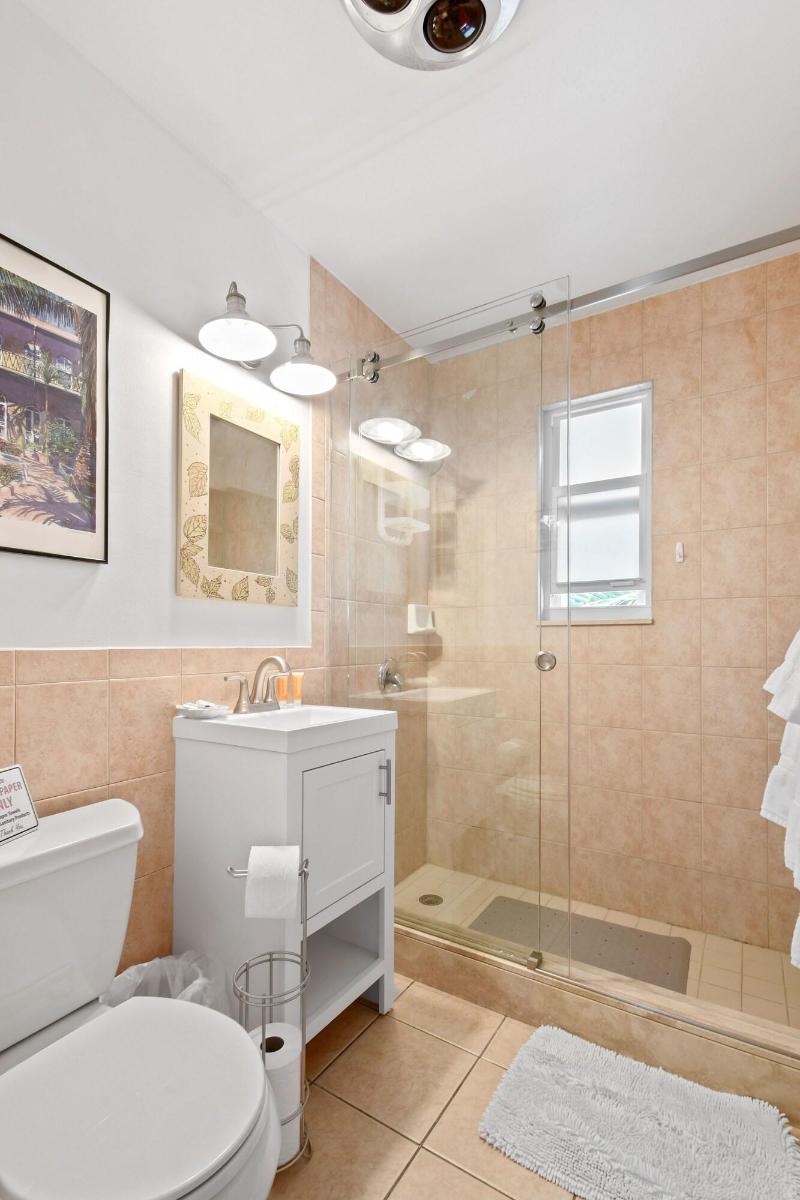 Sunshine Shores Boutique Apartments image