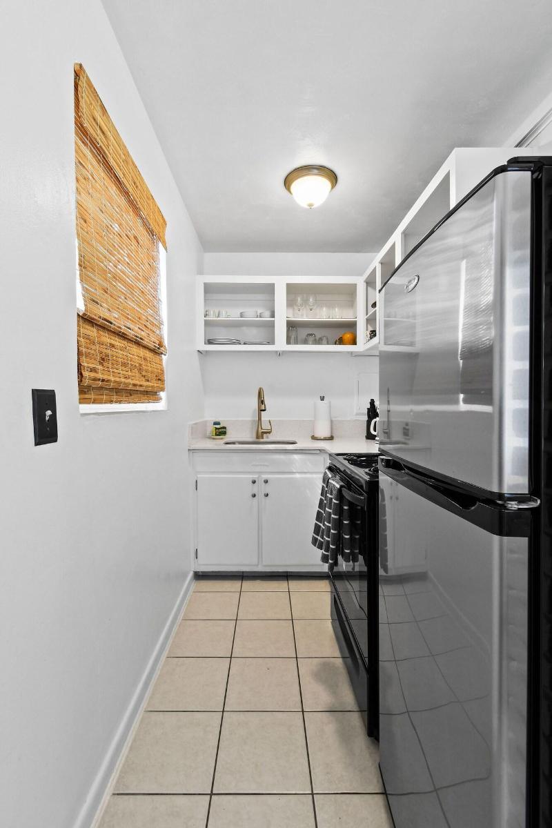 Sunshine Shores Boutique Apartments image
