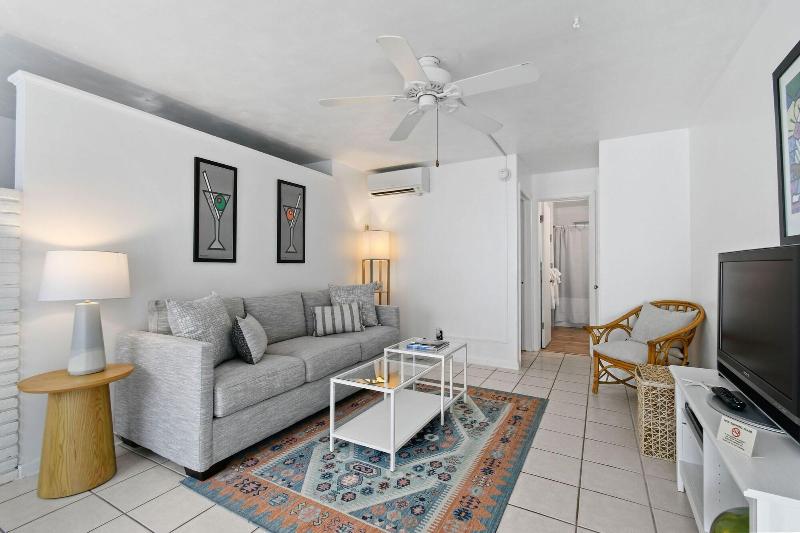 Sunshine Shores Boutique Apartments image