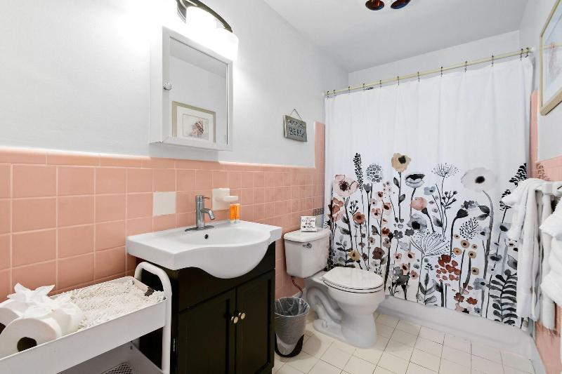 Sunshine Shores Boutique Apartments image