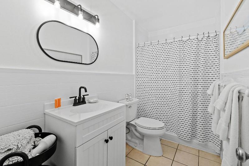 Sunshine Shores Boutique Apartments image