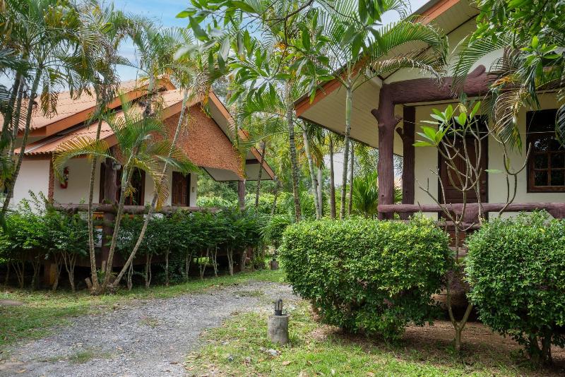 Lanta School Beach Resort image