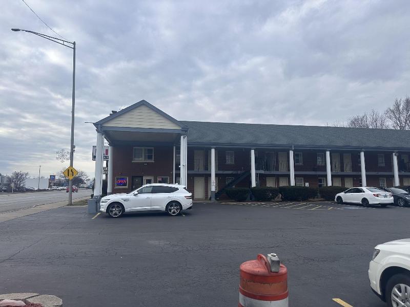 Capital O Elite Inn & Suites South Holland I 94 image