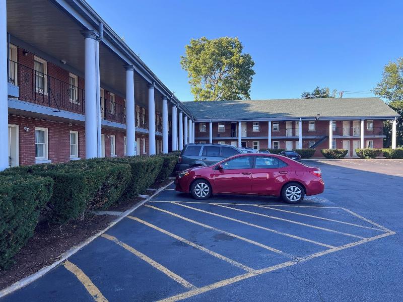 Capital O Elite Inn & Suites South Holland I 94 image