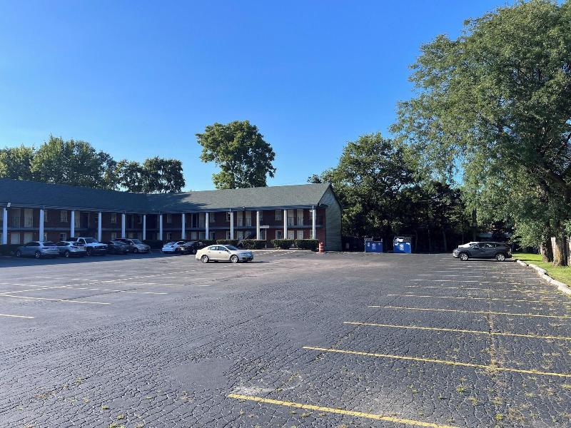 Capital O Elite Inn & Suites South Holland I 94 image