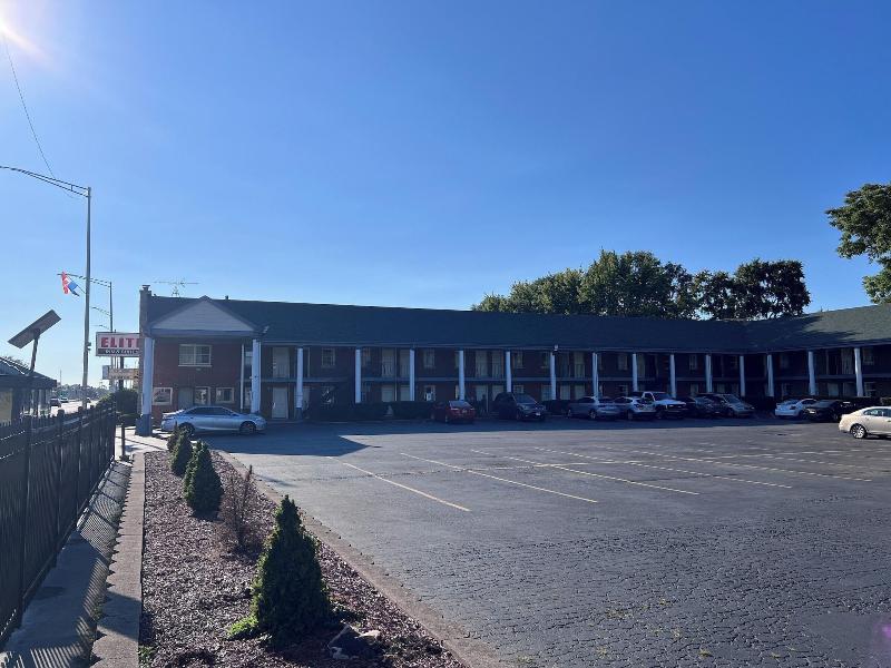 Capital O Elite Inn & Suites South Holland I 94 image