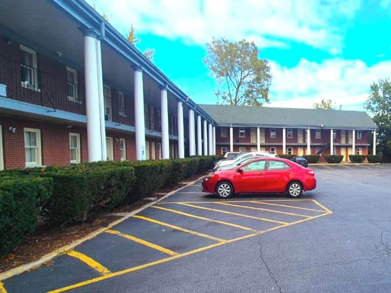 Capital O Elite Inn & Suites South Holland I 94 image