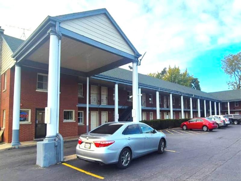 Capital O Elite Inn & Suites South Holland I 94 image
