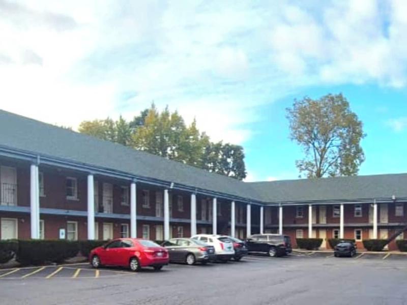 Capital O Elite Inn & Suites South Holland I 94 image