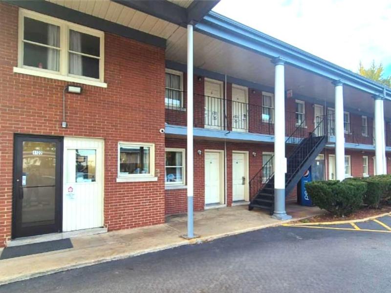Capital O Elite Inn & Suites South Holland I 94 image