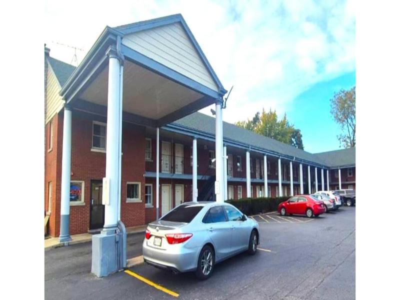Capital O Elite Inn & Suites South Holland I 94 — general view