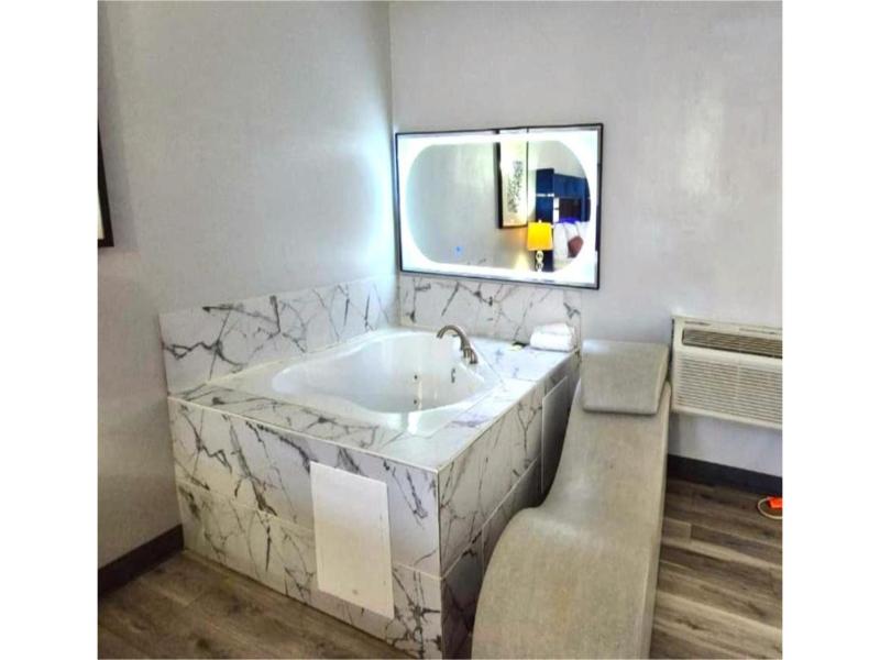 Elite Inn & Suites South Holland Chicago image