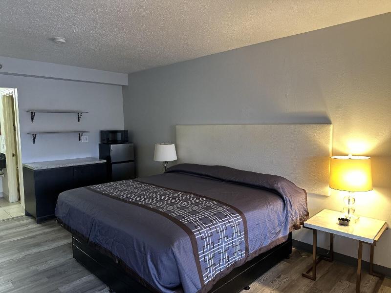 Capital O Elite Inn & Suites South Holland I 94 image