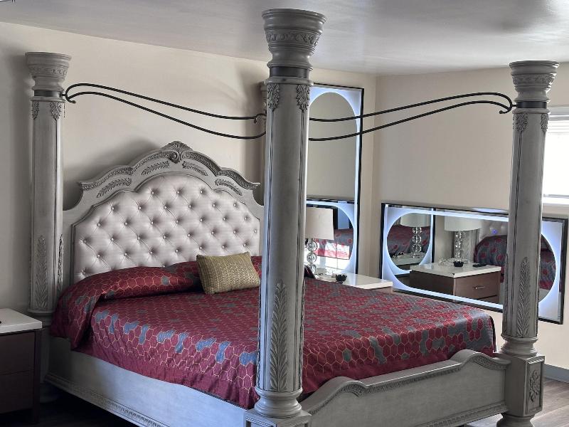 Capital O Elite Inn & Suites South Holland I 94 image