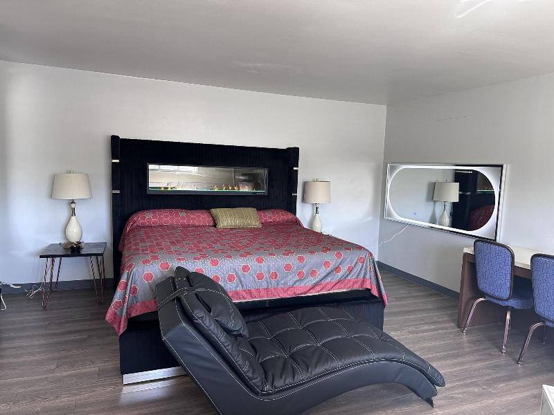 Capital O Elite Inn & Suites South Holland I 94 image