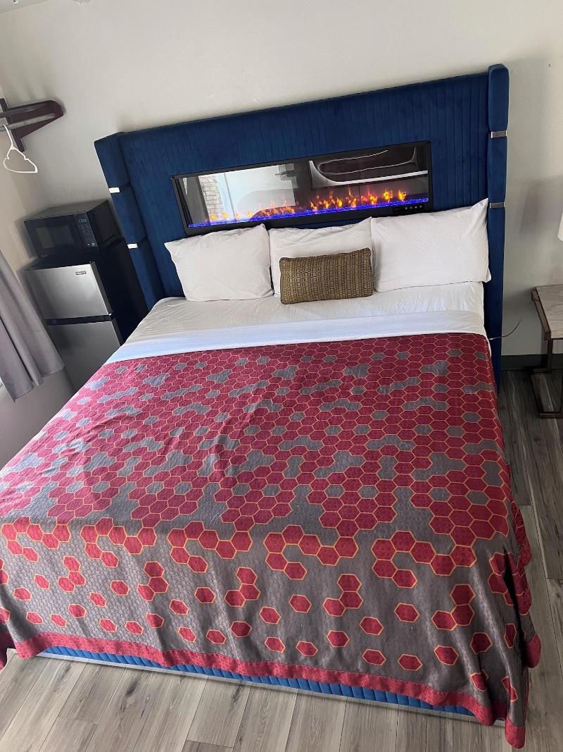 Capital O Elite Inn & Suites South Holland I 94 image