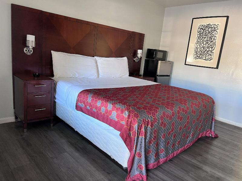 Capital O Elite Inn & Suites South Holland I 94 image