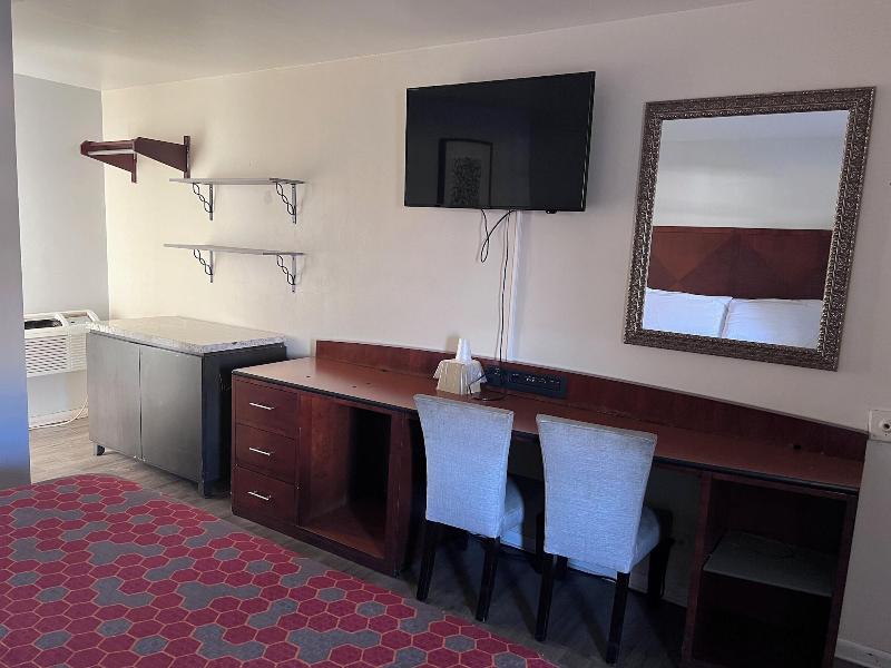 Capital O Elite Inn & Suites South Holland I 94 image