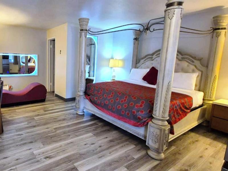 Capital O Elite Inn & Suites South Holland I 94 image