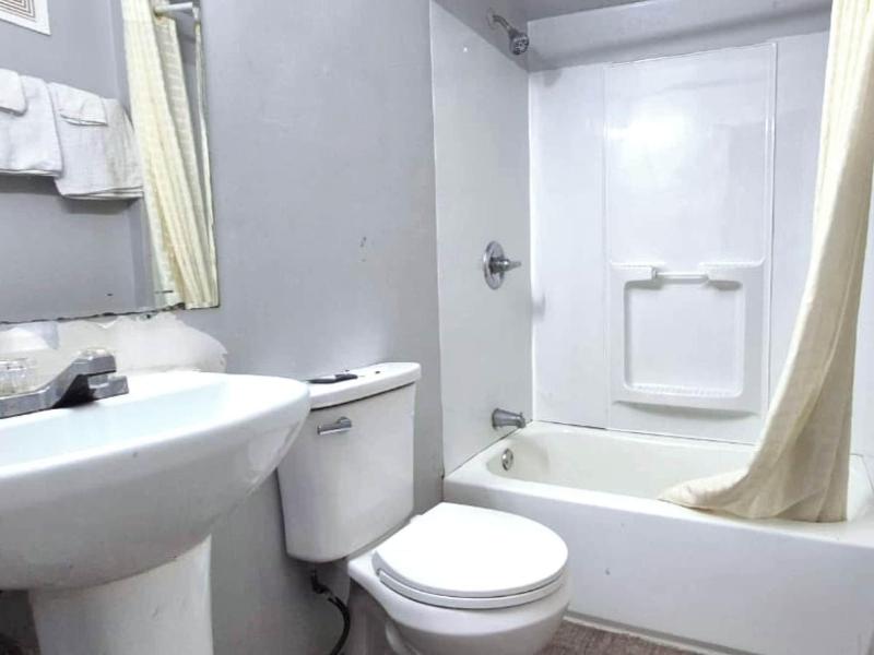 Capital O Elite Inn & Suites South Holland I 94 image