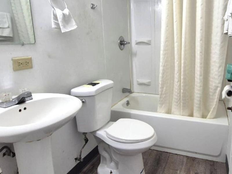 Capital O Elite Inn & Suites South Holland I 94 image