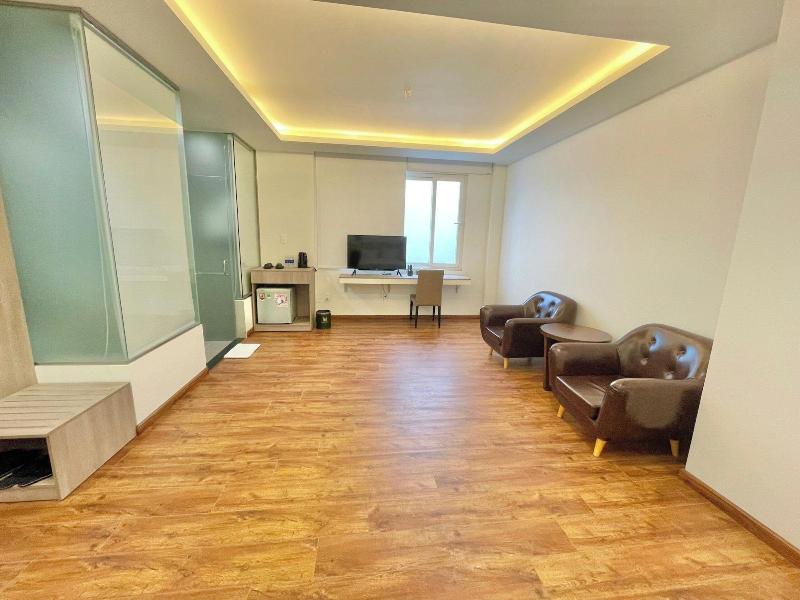 The Mansion Hotel Bien Hoa image