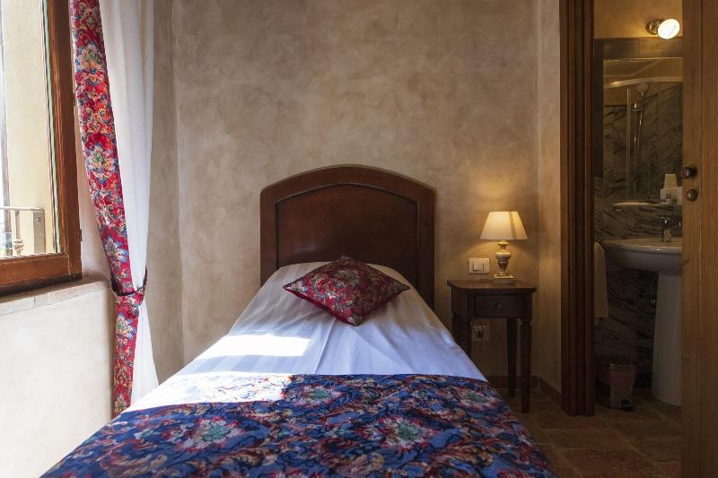 Locanda Di Montegiove image