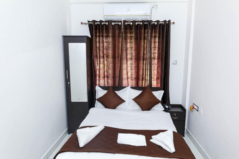 Guest West Inn image