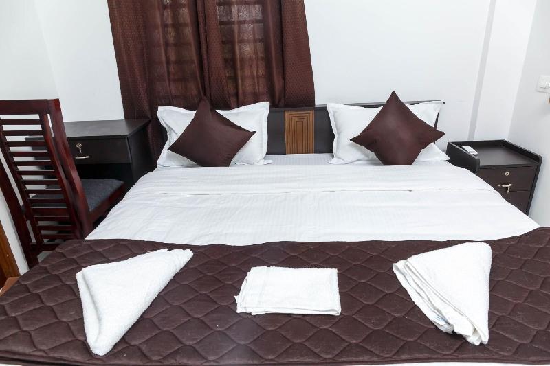 Guest West Inn image