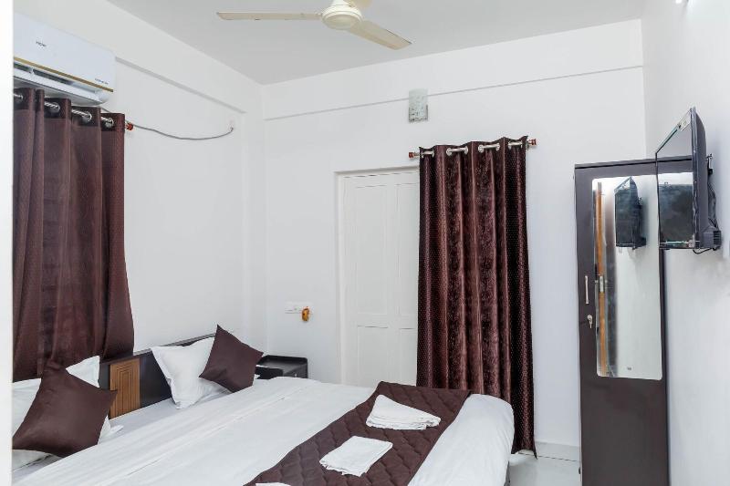 Guest West Inn image