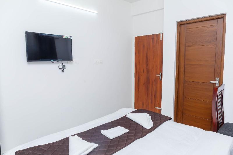 Guest West Inn image