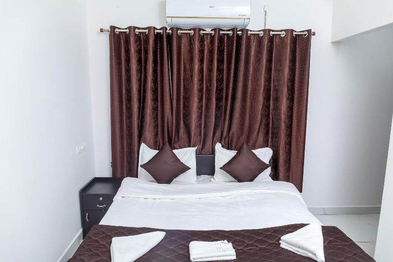 Guest West Inn image
