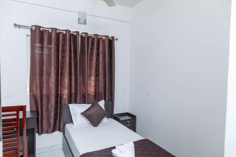 Guest West Inn image