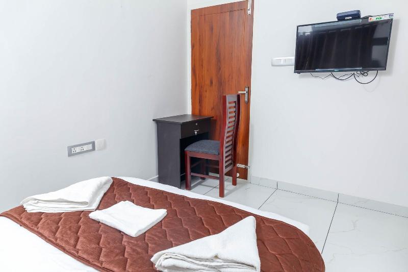 Guest West Inn image