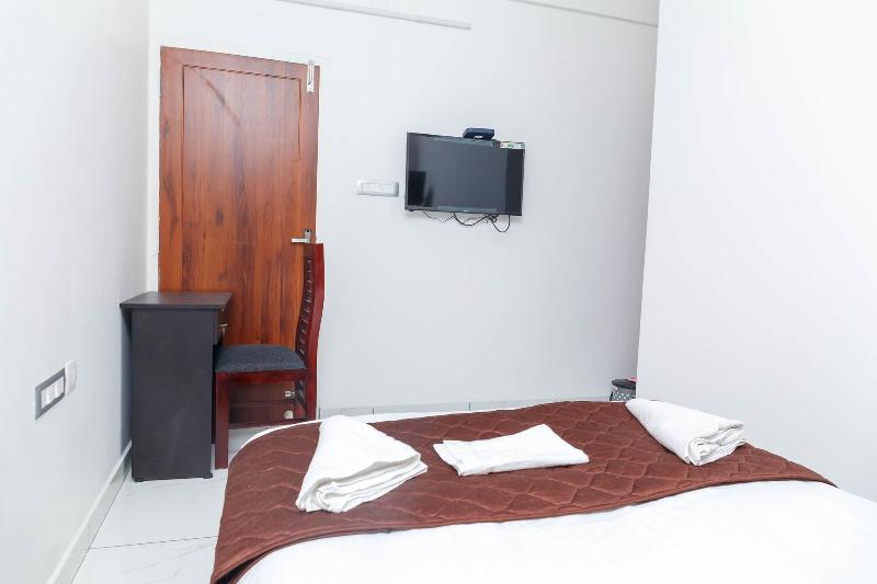 Guest West Inn image